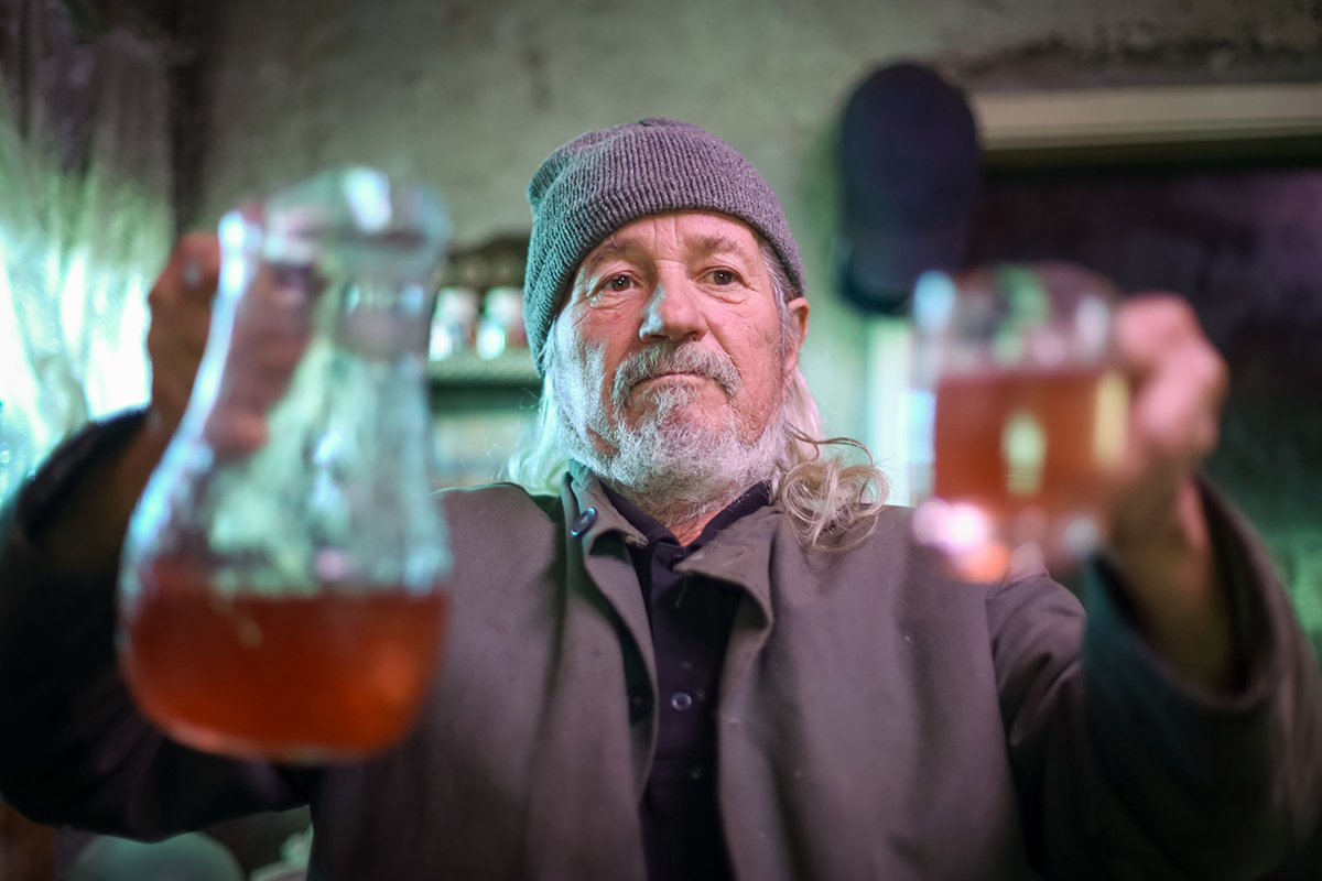 FRANK’S TROUGH N’ BREW OPENS TO MASSIVE FANFARE