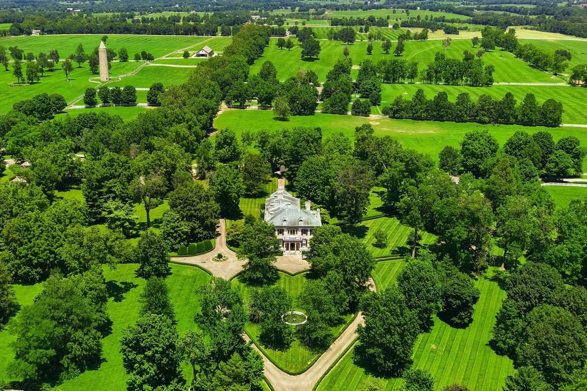 Weekend Digest: A 200-Year-Old Kentucky Horse Farm Hits the Market