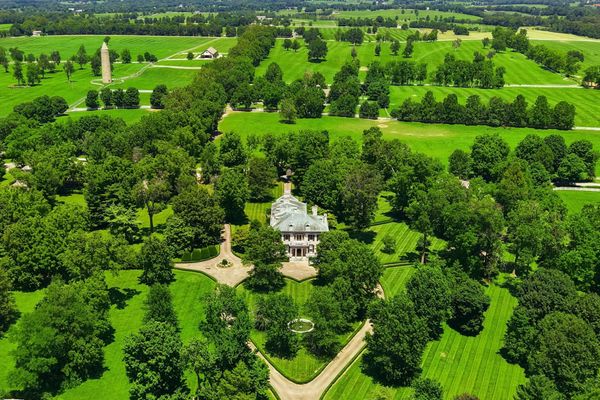 Weekend Digest: A 200-Year-Old Kentucky Horse Farm Hits the Market