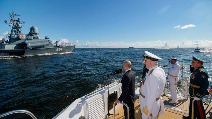 Russia Threatens Nuclear Response to Successful Ukrainian Counteroffensive: A Chilling Insight post image