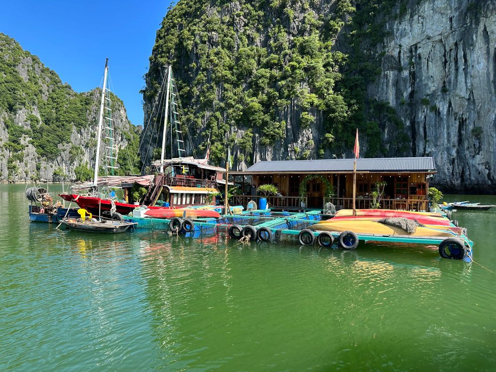 The Floating Dreams of Ha Long Bay: A Refuge and Opportunity for Slavic Refugees post image