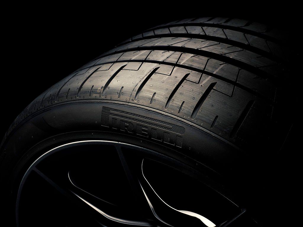 🚗 5G-bildäck varnar andra bilar för vattenplaning och halka