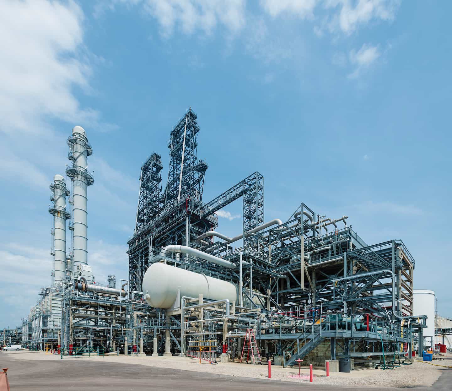 ♻️ Oljejätte ställer om - bygger nu världens största raffinaderi för förnybart