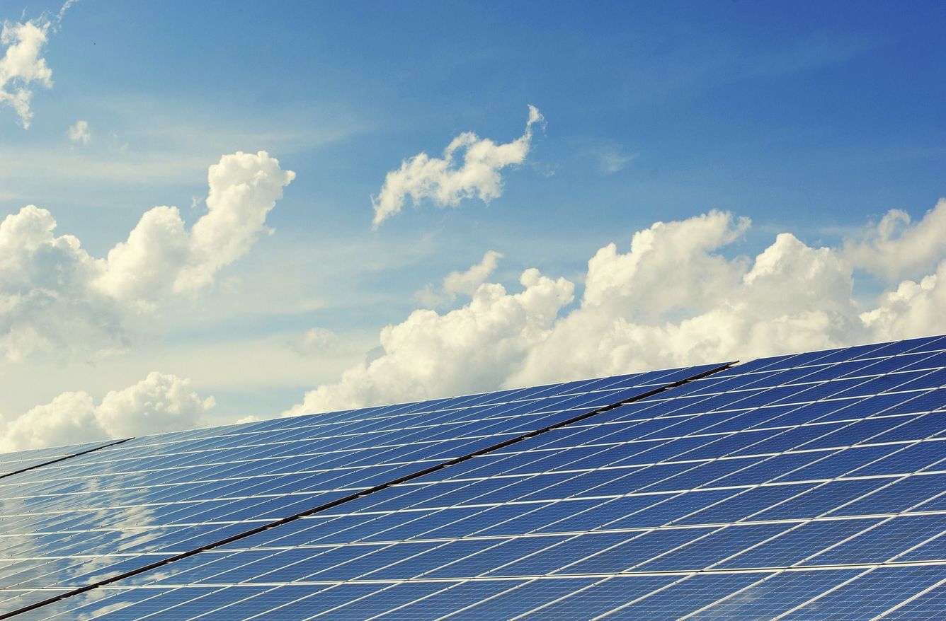 🌅 Solenergianläggningen som är så stor att den kan ses från rymden