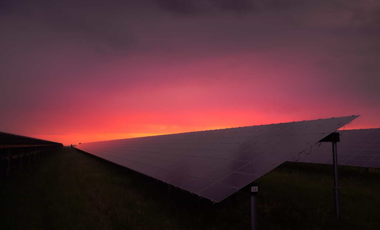 🌓 Här är solpanelen som fungerar på natten