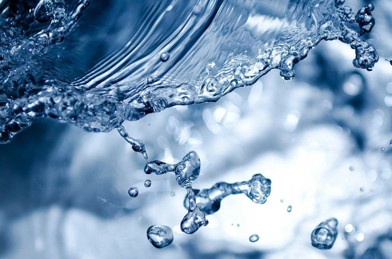 💧 Forskare hittar sätt att bryta ner ”evighetskemikalie” i vatten