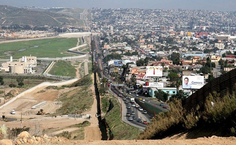 Immigration roils passions amid presidential posturing