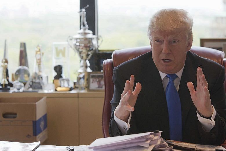Trump abandons self-funding, courts big donors