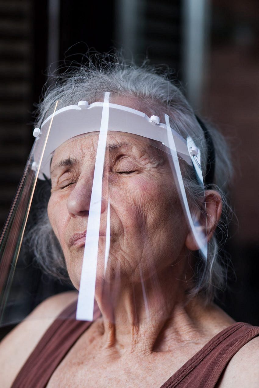 Brookline To Start Requiring People With Trouble Breathing To Wear Face Shields – Even Though Coronavirus Rate Is Low