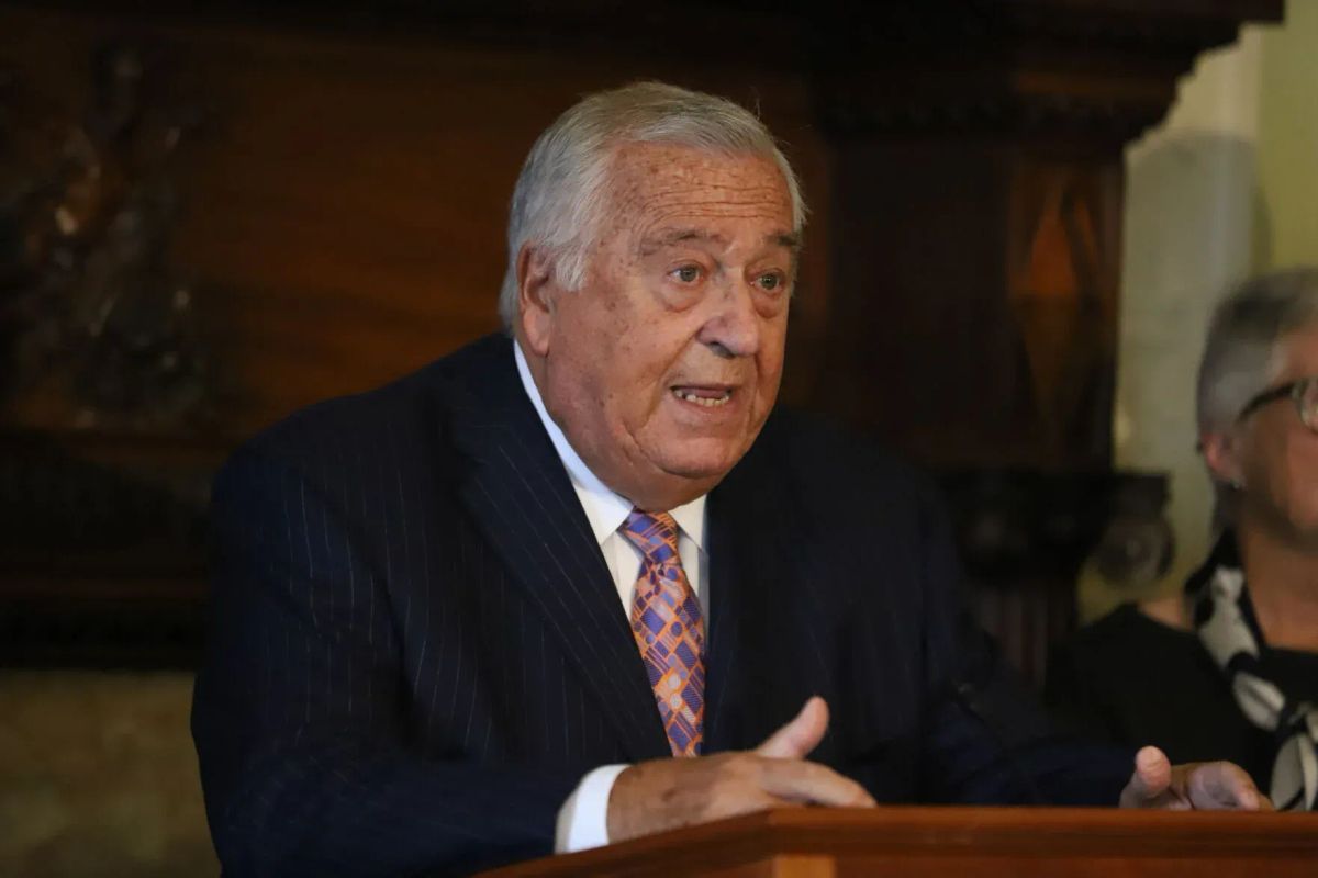 Massachusetts Democrats Push Protections for Illegal Immigrants