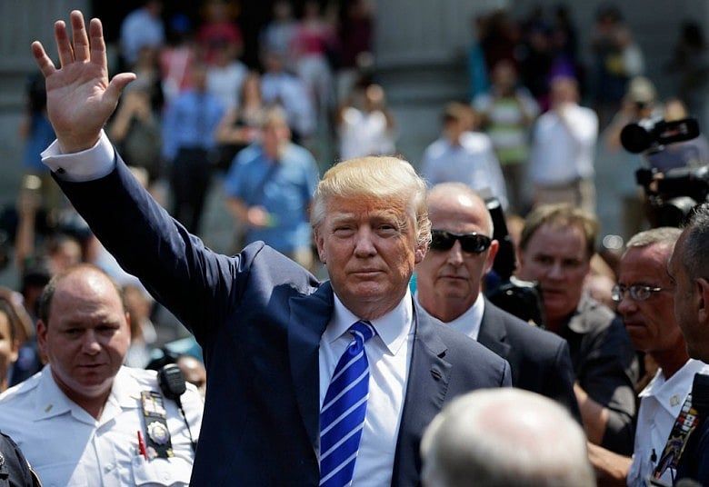 Trump gets early lead in first-in-nation voting, in tiny NH towns