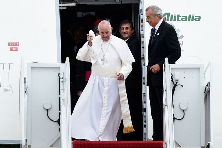 Two arrested at Vatican for leaking confidential documents