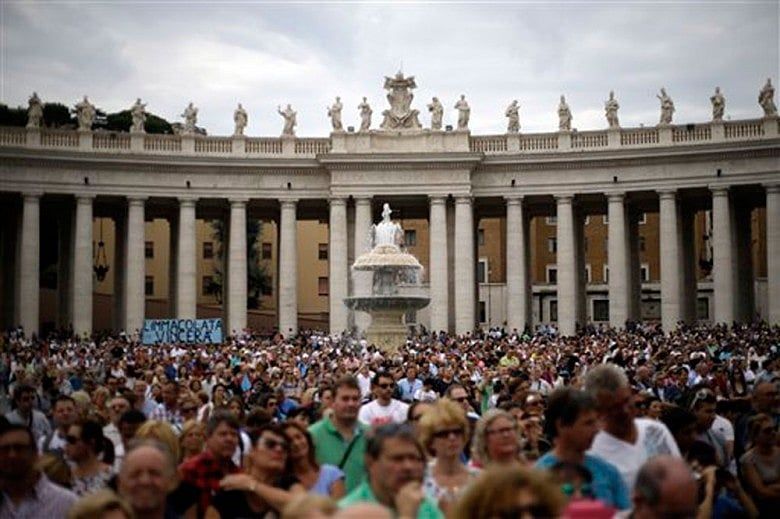 50 inmates get tour of Vatican gardens, Sistine Chapel