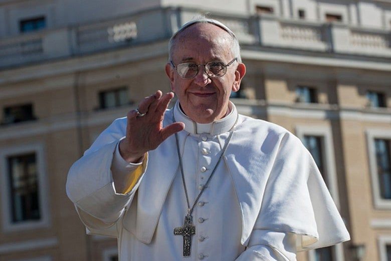 POPE WATCH: Mass scalpers; Stephen Colbert’s ‘Catholic Night’