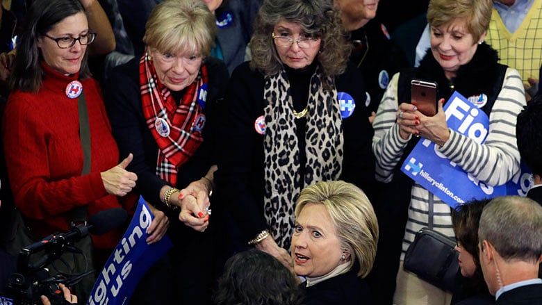 Clinton struggles to win over younger women