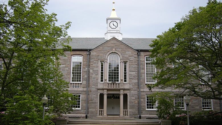 More states start funding colleges based on outcomes