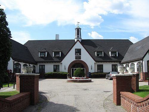 Mount Ida Seniors To College Brass:  Why Don’t You Just Skip Our Graduation?