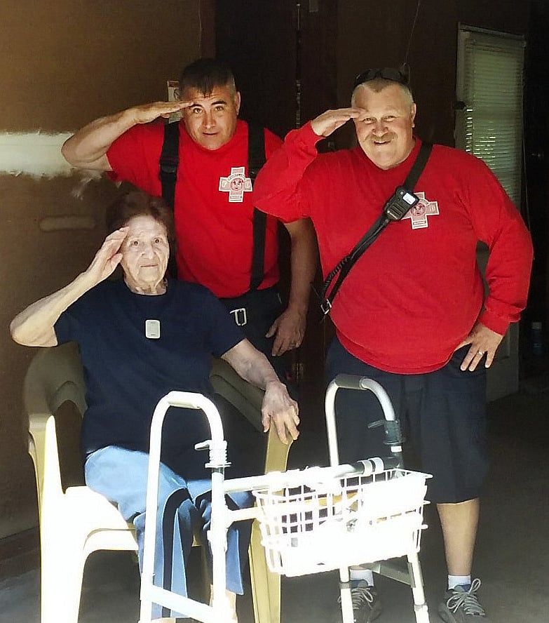 97-Year-Old Widow Gets Flagpole Rope Fixed By Finding Men With Tall Ladder