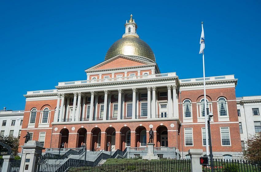 Massachusetts House Passes Abortion Expansion Bill, 109-49; One Republican Votes Yes