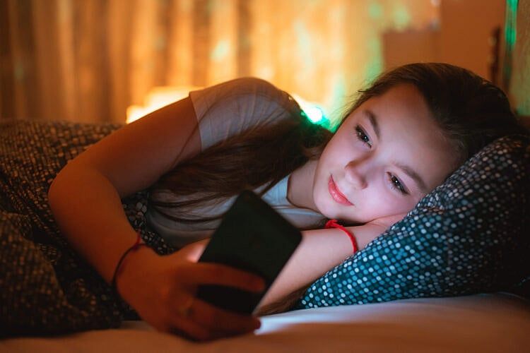Screens Are Damaging Our Kids – Childhood 2.0 Shows Us How