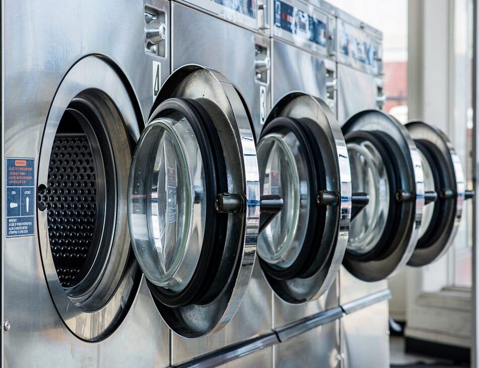 Supermarket Chain Gives 80-Year-Old Laundromat Owner The Boot