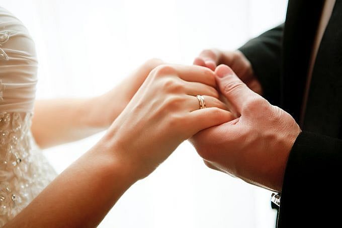 Rhode Island Bans Marriages Under 18