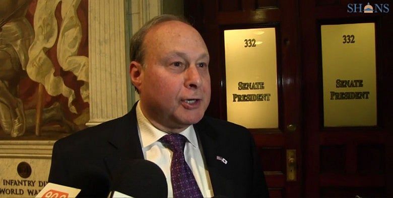 Rosenberg stays mum on Joyce but may back client disclosure