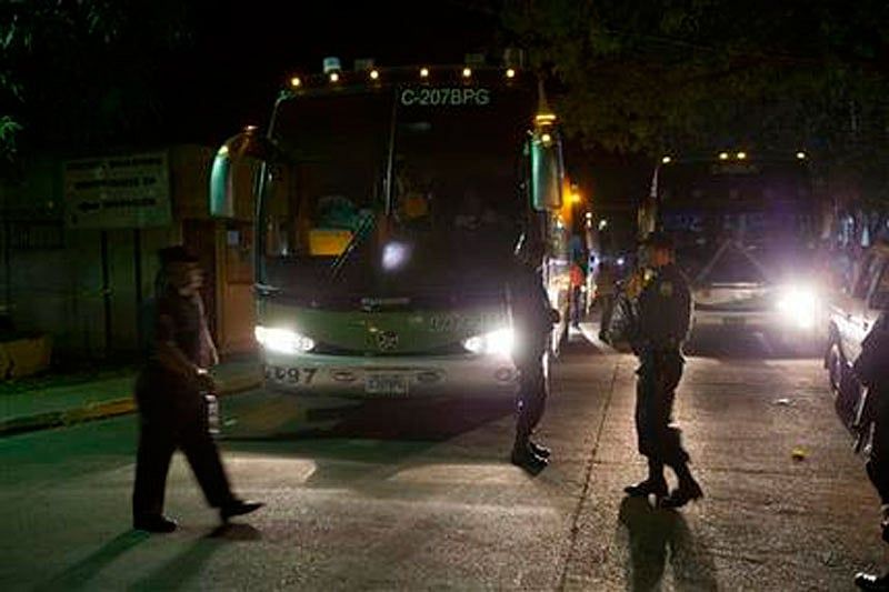 Stranded Cuban migrants brought by air, bus to Mexico