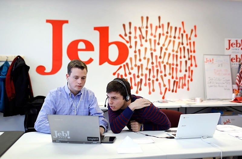 In Iowa, establishment GOP candidates play expectations game