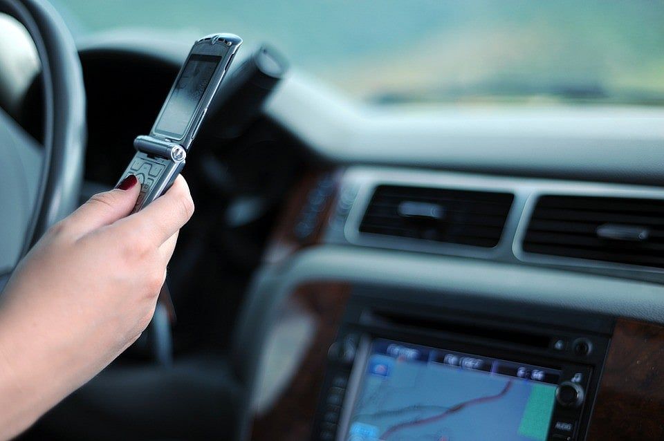 Hands-free phone bill seen missing mark on safety