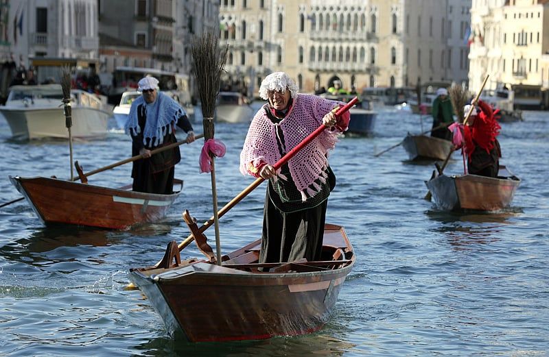 Italian children await gifts from good witch, not Magi