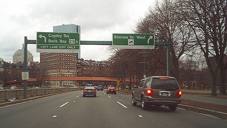 Warnings issues to avoid truck-bridge accidents in college move-ins