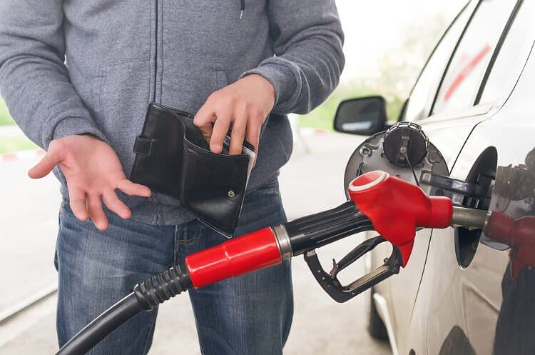 Gas Averaging $5 Per Gallon In Massachusetts