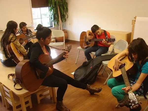 When it comes to worship music, Hispanic churches look within