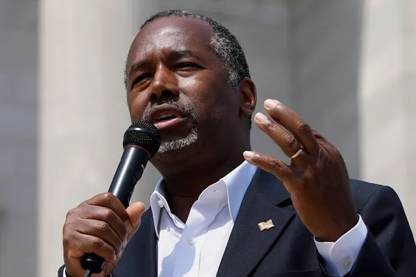 Ben Carson gains support as the other political outsider