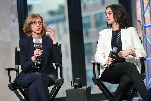 ‘The Intern,’ and graying successfully
