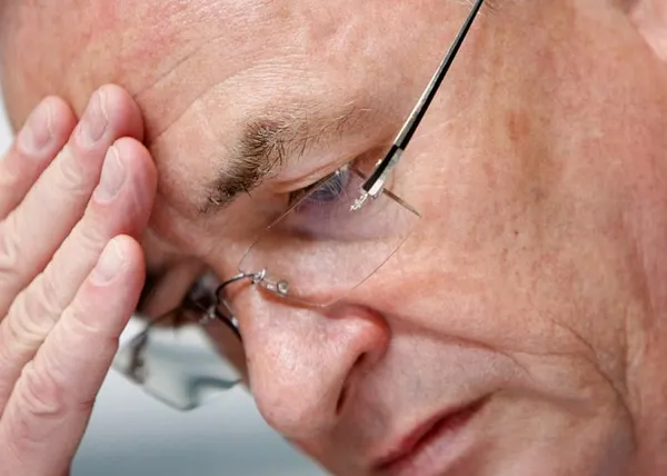 Volkswagen CEO steps down amid US emissions-rigging scandal