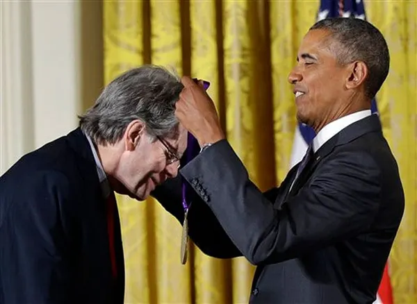 Obama honors arts luminaries including Stephen King