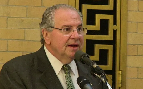 Speaker DeLeo backs charter school options for districts