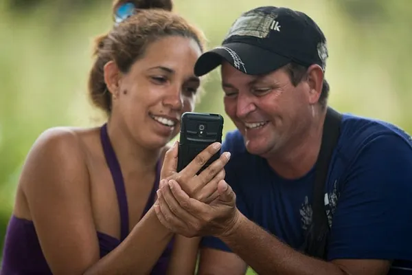 Social media helps drive historic Cuban exodus to US