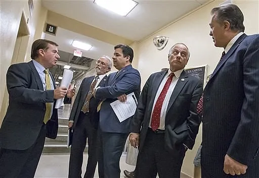 Syrian refugee screening bill faces Obama veto threat