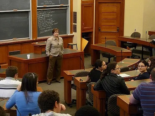 Harvard Law panel will review school emblem, dean says