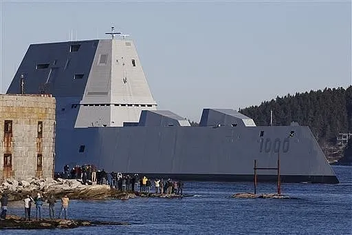 New Zumwalt destroyer heads to sea for trials