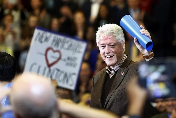 Bill Clinton steps into New Hampshire campaign