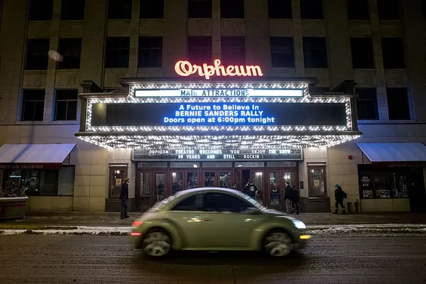 Bernie Sanders taps youthful enthusiasm in his rise