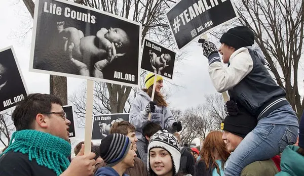 New poll: 8 in 10 Americans, 2 out of 3 ‘pro-choice’ supporters favor abortion restrictions