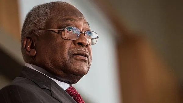 Top SC Democrat endorses Hillary Clinton, mending rift