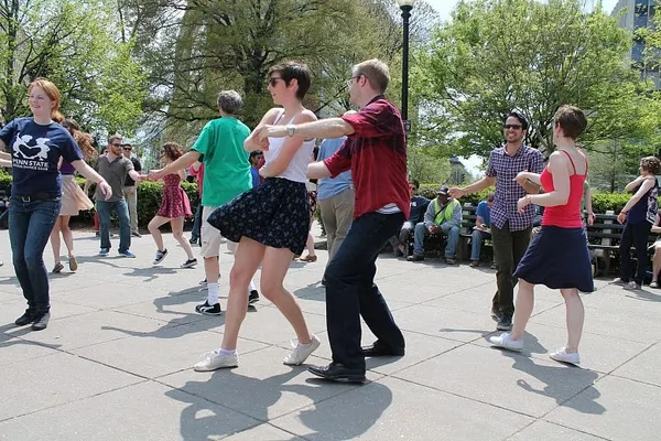 Swing dancing climbs in popularity among Hub newcomers