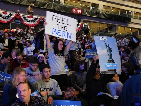 Clinton, Sanders, try to swing voters days ahead of NH primary