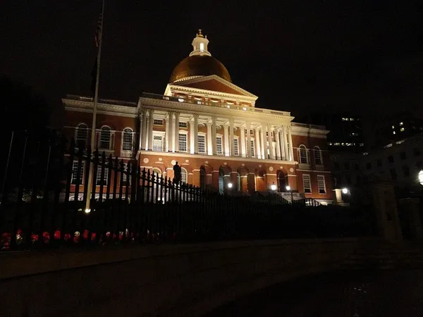 Spending measure faces delays as House, Senate versions differ